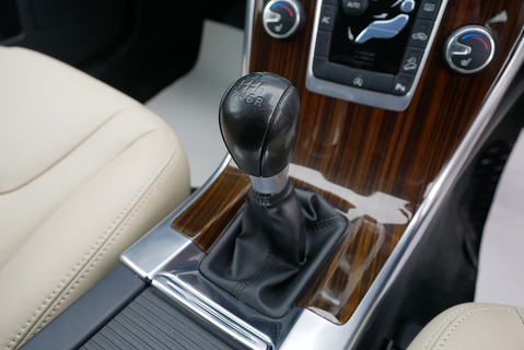 Volvo XC60 2.4 D4 SE LUX Nav Manual AWD (High Spec 1 Owner Example)