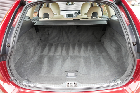 Volvo XC60 2.4 D4 SE LUX Nav Manual AWD (High Spec 1 Owner Example)