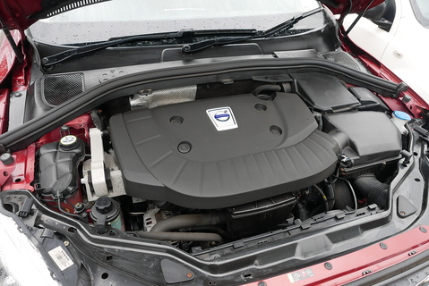 Volvo XC60 2.4 D4 SE LUX Nav Manual AWD (High Spec 1 Owner Example)