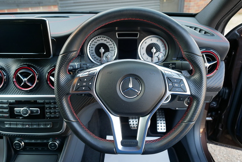 A250 SPORT 4Matic AMG Line Hatchback 2.0 Automatic Petrol