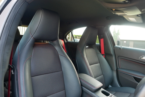 A250 SPORT 4Matic AMG Line Hatchback 2.0 Automatic Petrol