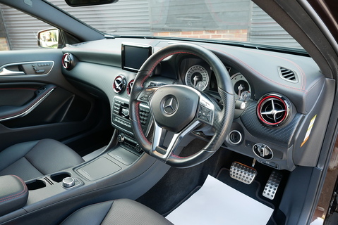 A250 SPORT 4Matic AMG Line Hatchback 2.0 Automatic Petrol