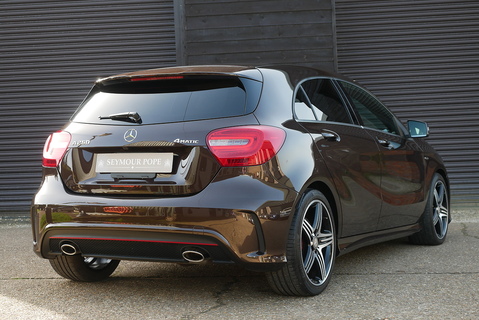 A250 SPORT 4Matic AMG Line Hatchback 2.0 Automatic Petrol