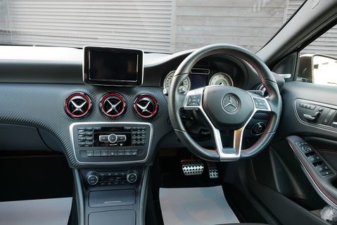 A250 SPORT 4Matic AMG Line Hatchback 2.0 Automatic Petrol