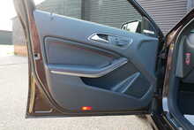 Mercedes-Benz A-Class A250 SPORT 4Matic AMG Line 