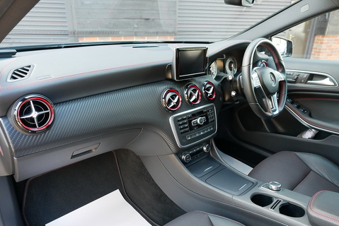 A250 SPORT 4Matic AMG Line Hatchback 2.0 Automatic Petrol