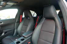 Mercedes-Benz A-Class A250 SPORT 4Matic AMG Line 