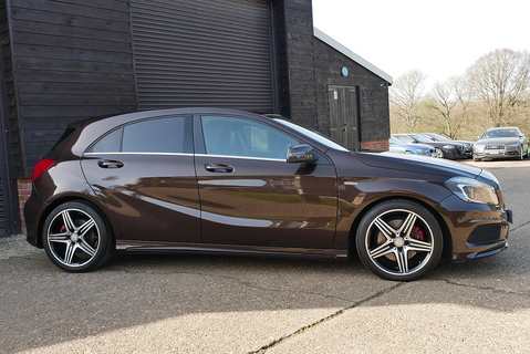 A250 SPORT 4Matic AMG Line Hatchback 2.0 Automatic Petrol