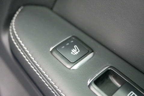 Mercedes-Benz E63 AMG S 5.5 V8 BiTurbo Saloon MCT Automatic (Pan Roof, Ceramic Brakes, Comfort and Dynamic Seats +++)