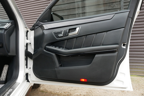 Mercedes-Benz E63 AMG S 5.5 V8 BiTurbo Saloon MCT Automatic (Pan Roof, Ceramic Brakes, Comfort and Dynamic Seats +++)