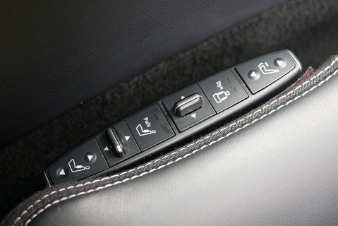 Mercedes-Benz E63 AMG S 5.5 V8 BiTurbo Saloon MCT Automatic (Pan Roof, Ceramic Brakes, Comfort and Dynamic Seats +++)