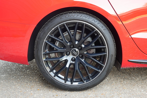 Sportback 2.0 TFSI Quattro S Line Black Edition PLUS Hatchback 2.0 Semi Auto Petrol