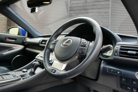 Lexus RC F 5.0 V8 Coupe Automatic (Stunning High Spec Example.. Perfect LEXUS History..)