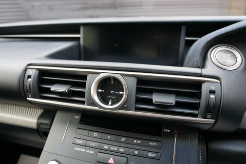 Lexus RC F 5.0 V8 Coupe Automatic (Stunning High Spec Example.. Perfect LEXUS History..)