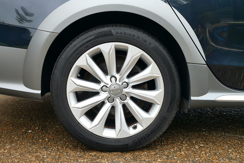 Allroad 2.0 TFSI Quattro Estate 2.0 Automatic Petrol