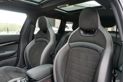 MINI 2.0 Clubman John Cooper Works ALL4 Estate Automatic (Pano Roof, Head Up, HK Sound, Digital Cockpit, Rev Camera +++)