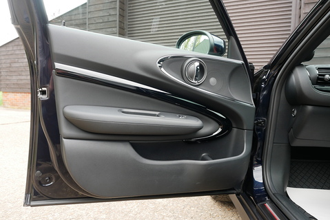 MINI 2.0 Clubman John Cooper Works ALL4 Estate Automatic (Pano Roof, Head Up, HK Sound, Digital Cockpit, Rev Camera +++)