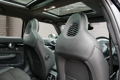 MINI 2.0 Clubman John Cooper Works ALL4 Estate Automatic (Pano Roof, Head Up, HK Sound, Digital Cockpit, Rev Camera +++)