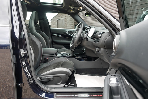 MINI 2.0 Clubman John Cooper Works ALL4 Estate Automatic (Pano Roof, Head Up, HK Sound, Digital Cockpit, Rev Camera +++)
