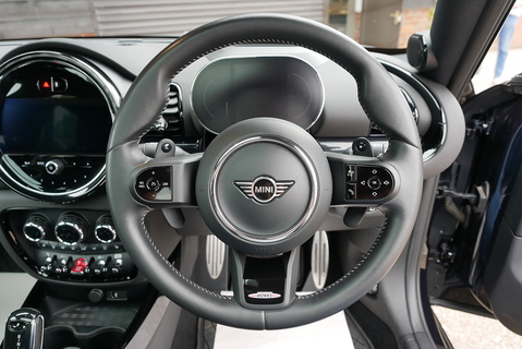 MINI 2.0 Clubman John Cooper Works ALL4 Estate Automatic (Pano Roof, Head Up, HK Sound, Digital Cockpit, Rev Camera +++)