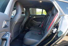Mercedes-Benz CLA CLA 250 4Matic AMG SPORT 