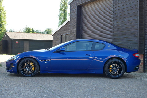 Maserati Granturismo 4.7 V8 Sport Coupe Automatic (Special Order Paint, Carbon Pack Evo 2, Alcantara Pack ++)
