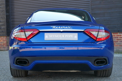 Maserati Granturismo 4.7 V8 Sport Coupe Automatic (Special Order Paint, Carbon Pack Evo 2, Alcantara Pack ++)