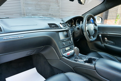 Maserati Granturismo 4.7 V8 Sport Coupe Automatic (Special Order Paint, Carbon Pack Evo 2, Alcantara Pack ++)
