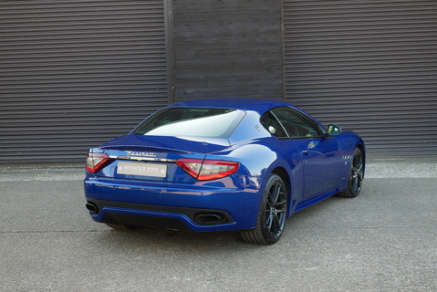 Maserati Granturismo 4.7 V8 Sport Coupe Automatic (Special Order Paint, Carbon Pack Evo 2, Alcantara Pack ++)