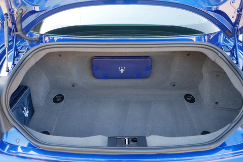 Maserati Granturismo 4.7 V8 Sport Coupe Automatic (Special Order Paint, Carbon Pack Evo 2, Alcantara Pack ++)
