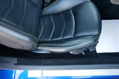 Maserati Granturismo 4.7 V8 Sport Coupe Automatic (Special Order Paint, Carbon Pack Evo 2, Alcantara Pack ++)