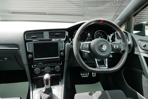 GTI Clubsport Edition 40 Track Edition DSG  Hatchback 2.0 Semi Auto Petrol