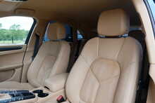 Porsche Macan 2.0T AWD PDK Automatic 