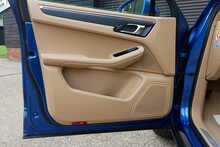 Porsche Macan 2.0T AWD PDK Automatic 