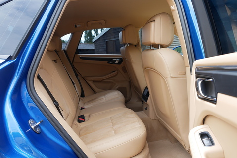 2.0T AWD PDK Automatic Estate 2.0 Semi Auto Petrol