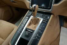 Porsche Macan 2.0T AWD PDK Automatic 
