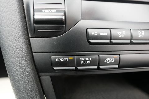 2.9 987 Convertible 2dr Petrol PDK (214 g/km, 255 bhp)