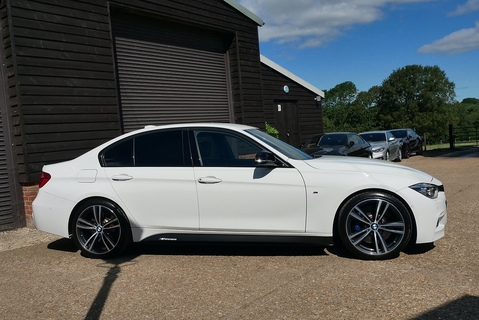BMW F30 330d M-Sport Saloon xDrive Saloon Automatic (M Plus Pack, Adaptive M Suspension, Head Up, HK Sound, Pro Nav Plus, CarPlay ++)