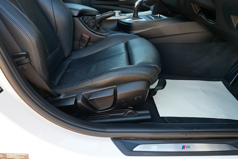 BMW F30 330d M-Sport Saloon xDrive Saloon Automatic (M Plus Pack, Adaptive M Suspension, Head Up, HK Sound, Pro Nav Plus, CarPlay ++)