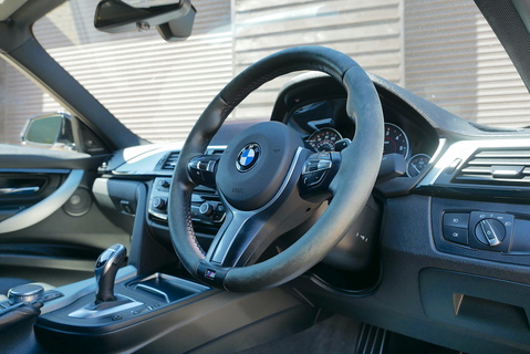 BMW F30 330d M-Sport Saloon xDrive Saloon Automatic (M Plus Pack, Adaptive M Suspension, Head Up, HK Sound, Pro Nav Plus, CarPlay ++)