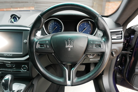 3.0D V6 Saloon 4dr Diesel ZF Euro 5 (s/s) (275 ps)
