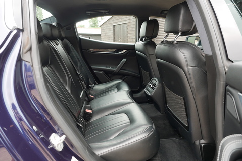 3.0D V6 Saloon 4dr Diesel ZF Euro 5 (s/s) (275 ps)