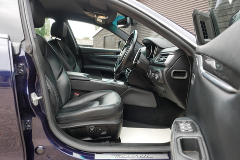 3.0D V6 Saloon 4dr Diesel ZF Euro 5 (s/s) (275 ps)