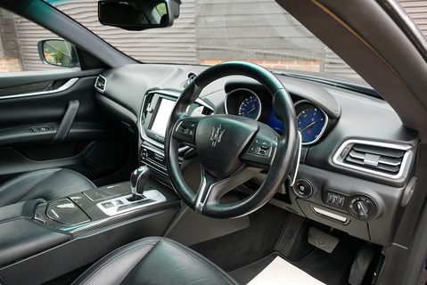3.0D V6 Saloon 4dr Diesel ZF Euro 5 (s/s) (275 ps)