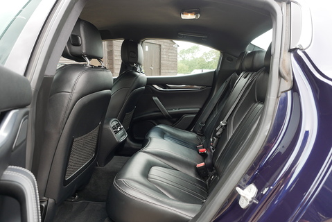 3.0D V6 Saloon 4dr Diesel ZF Euro 5 (s/s) (275 ps)
