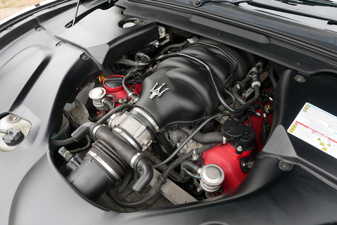 Maserati Granturismo 4.7 V8 Sport Coupe Automatic (460 ps)