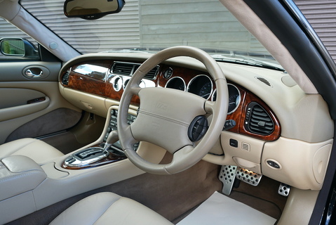 Jaguar XKR 4.2 V8 S/C Premium Coupe Automatic 