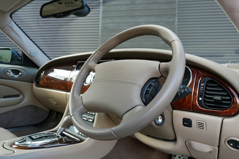 Jaguar XKR 4.2 V8 S/C Premium Coupe Automatic 
