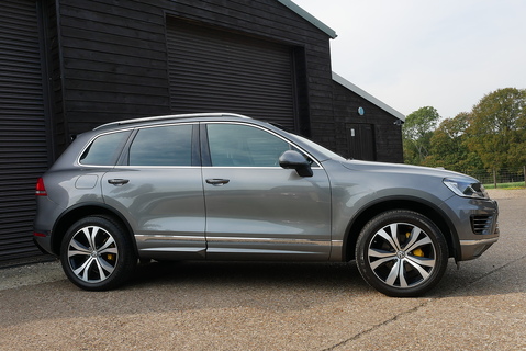 3.0 TDI V6 BlueMotion Tech R-Line SUV 5dr Diesel Tiptronic 4WD Euro 6 (s/s) (262 ps)