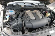 Volkswagen Touareg TDI V6 BlueMotion Tech R-Line 